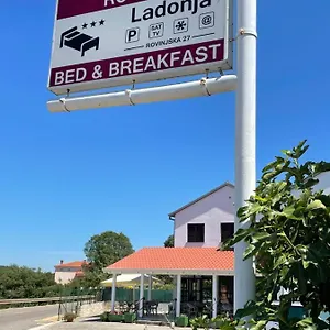 Ladonja Bb Rooms, Family Run Frühstückspension