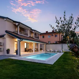 Sophia Villa