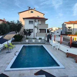 Ivana With The Pool Apartment